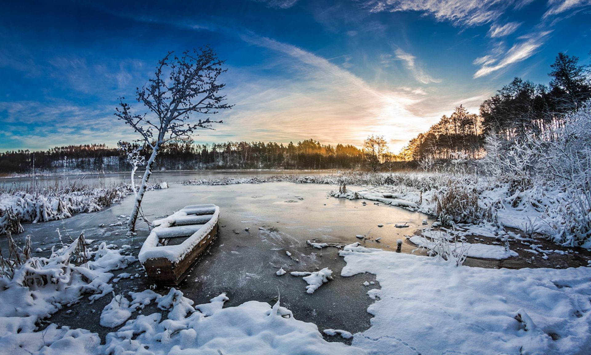 Reasons To Visit Lake George This Winter Romeo Giulietta s Hideaway Inn